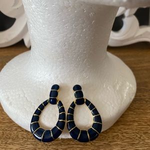 Earrings | Tear drop style navy & gold striped earrings